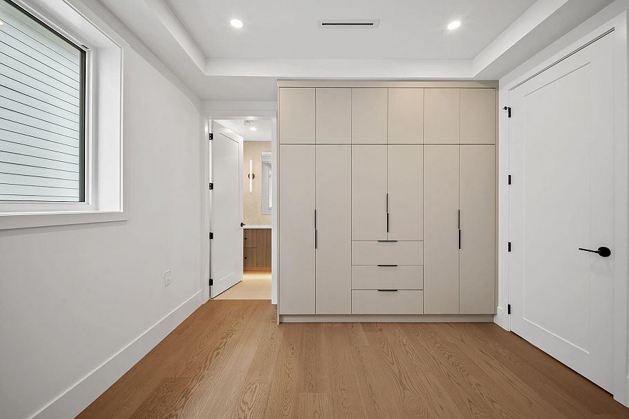 2- 2547 E 2nd Avenue Vancouver, BC - 23