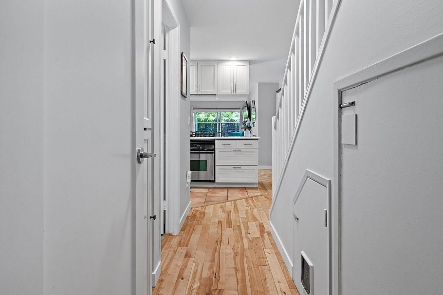218 W 15th Avenue Vancouver, BC - 14