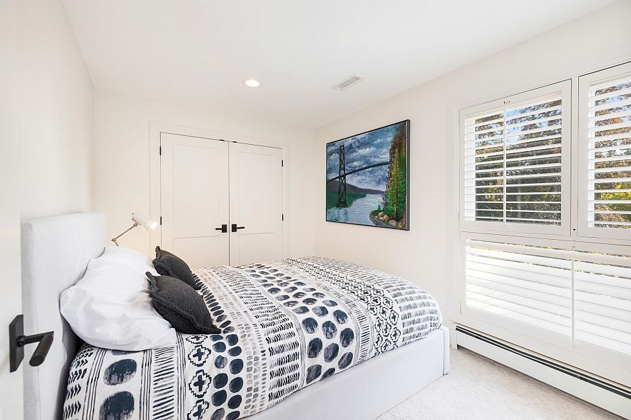 1018 W 19th Street North Vancouver, BC - 22