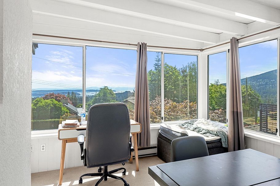 674 Blueridge Avenue North Vancouver, BC - 12