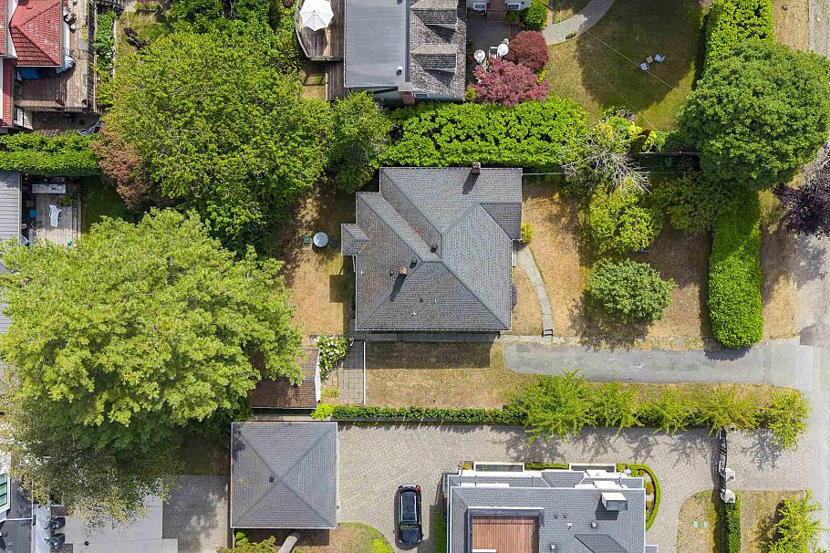 4691 W 5th Avenue Vancouver, BC - 25