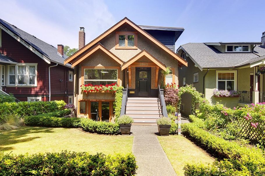 3963 W 18th Avenue Vancouver, BC - 1