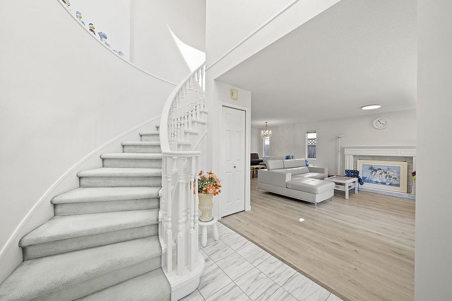 1855 E 53rd Avenue Vancouver, BC - 16