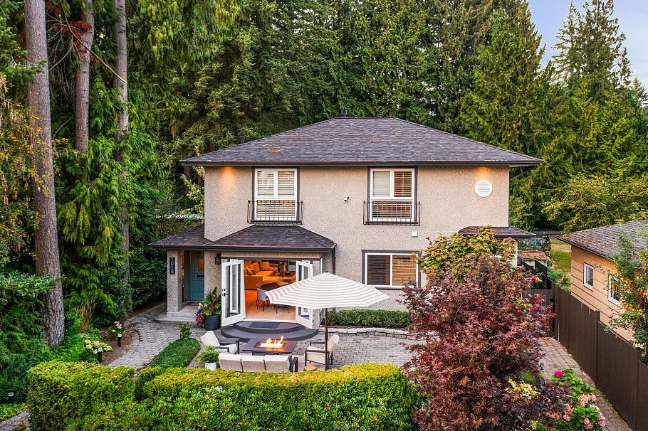 1018 W 19th Street North Vancouver, BC - 4