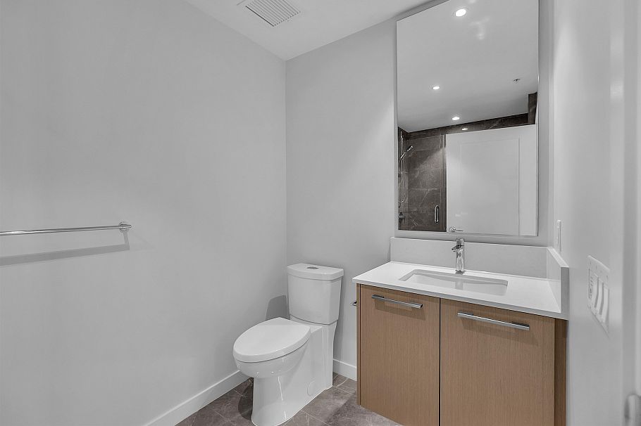 506 128 W 15th Street North Vancouver, BC - 23