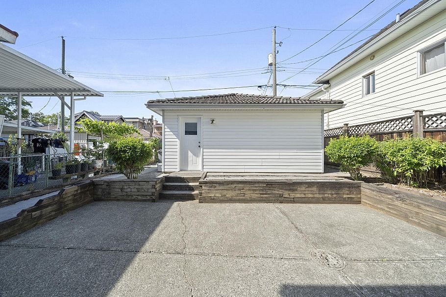 1855 E 53rd Avenue Vancouver, BC - 28