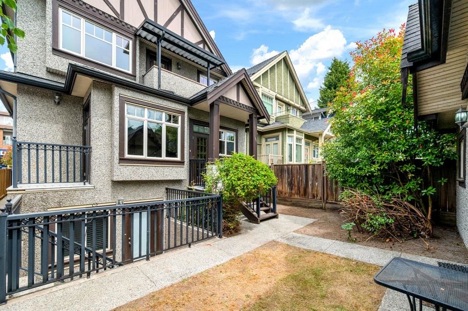 2088 W 42nd Avenue Vancouver, BC - 25