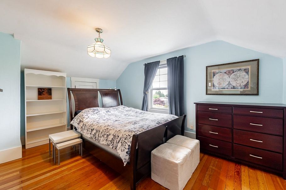 264 W Queens Road North Vancouver, BC - 14