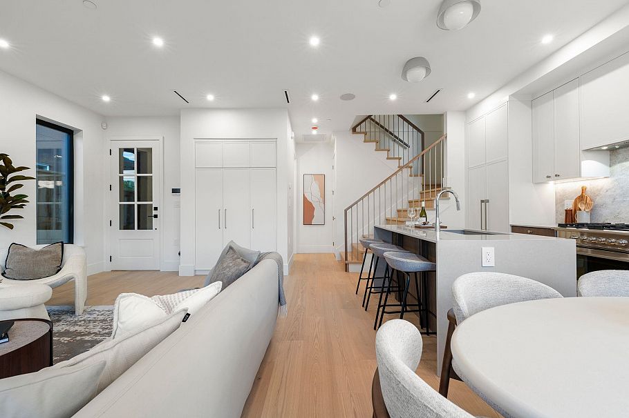 2 2735 Eton Street Vancouver, BC - 16