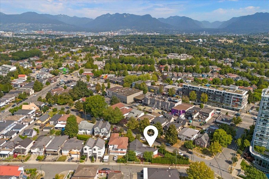 2095 E 31st Avenue Vancouver, BC - 33
