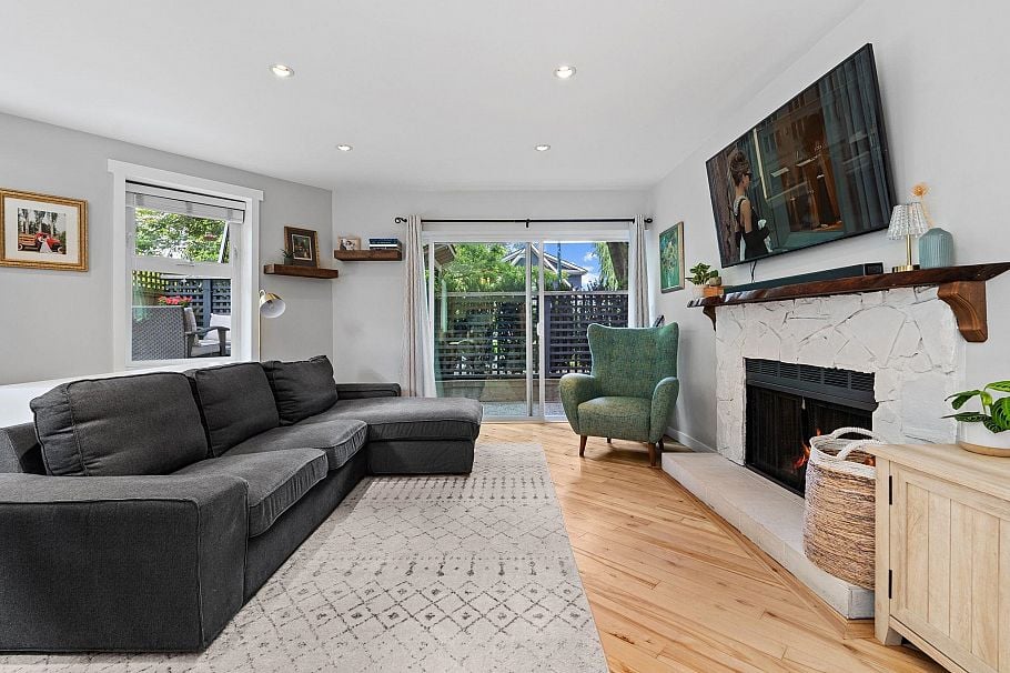 218 W 15th Avenue Vancouver, BC - 2