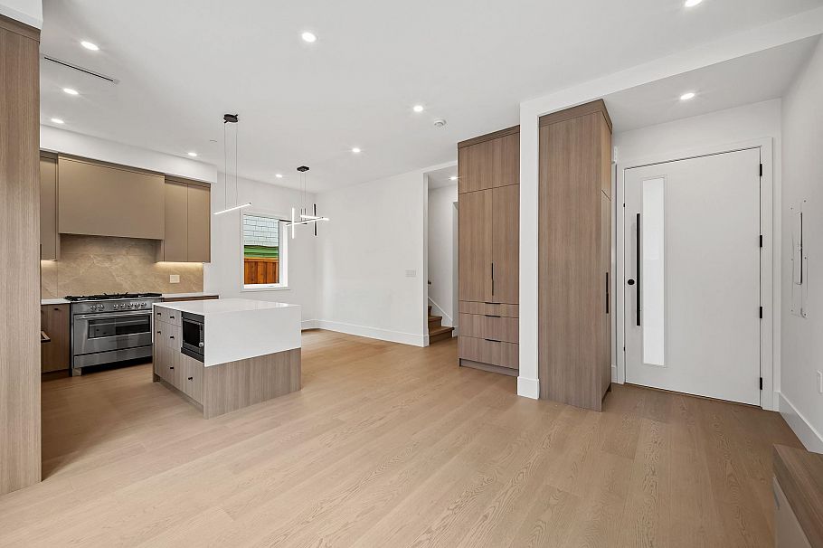 2- 2547 E 2nd Avenue Vancouver, BC - 5