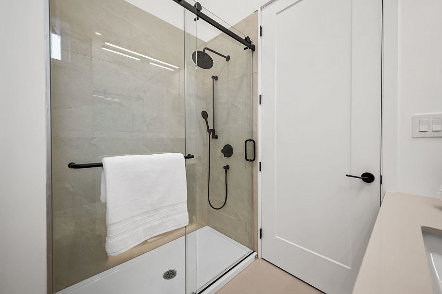 1- 2547 E 2nd Avenue Vancouver, BC - 35