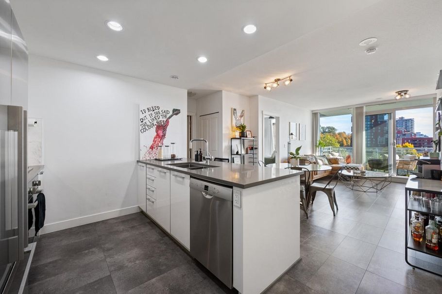 601 3281 E Kent Avenue North Vancouver, BC - 1