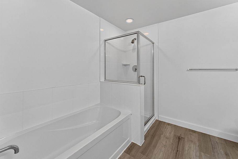 305 1177 Marine Drive North Vancouver, BC - 16
