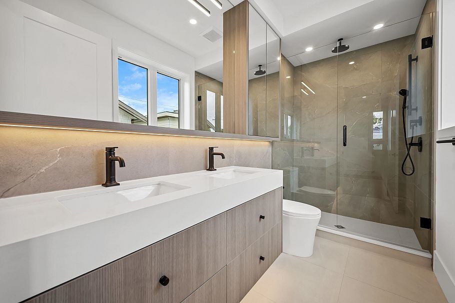 2- 2547 E 2nd Avenue Vancouver, BC - 28