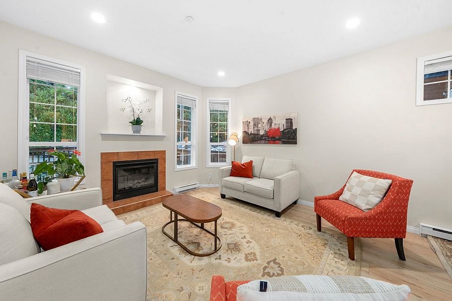 1263 W 16th Street North Vancouver, BC - 3