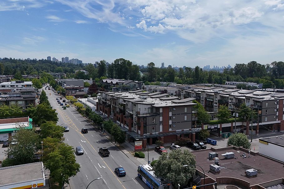 305 1177 Marine Drive North Vancouver, BC - 36