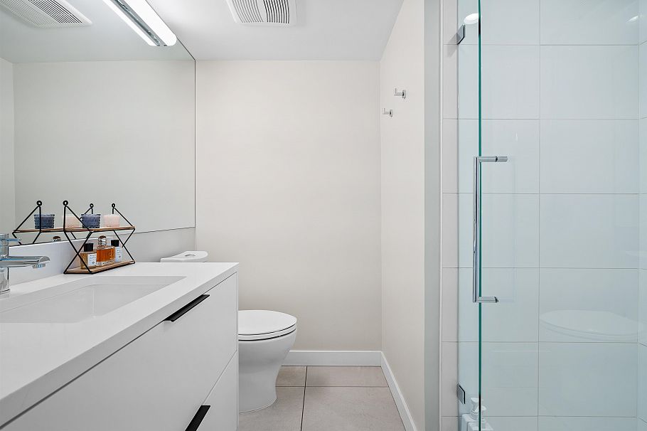 207 649 E 3 Street North Vancouver, BC - 25