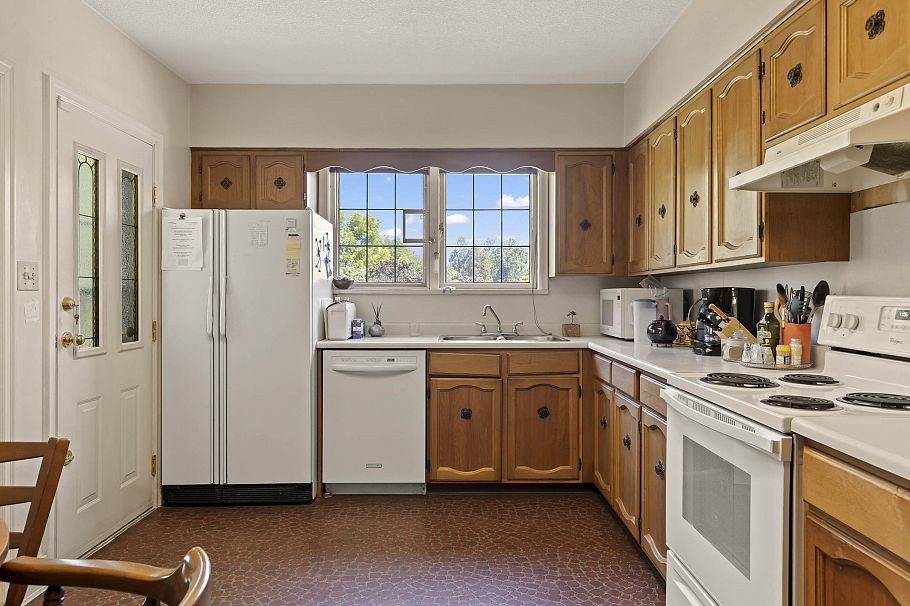 4355 W 3rd Avenue Vancouver, BC - 11