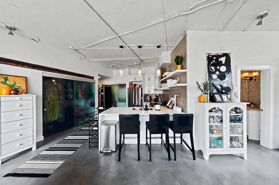 501 28 Powell Street Vancouver, BC - 5