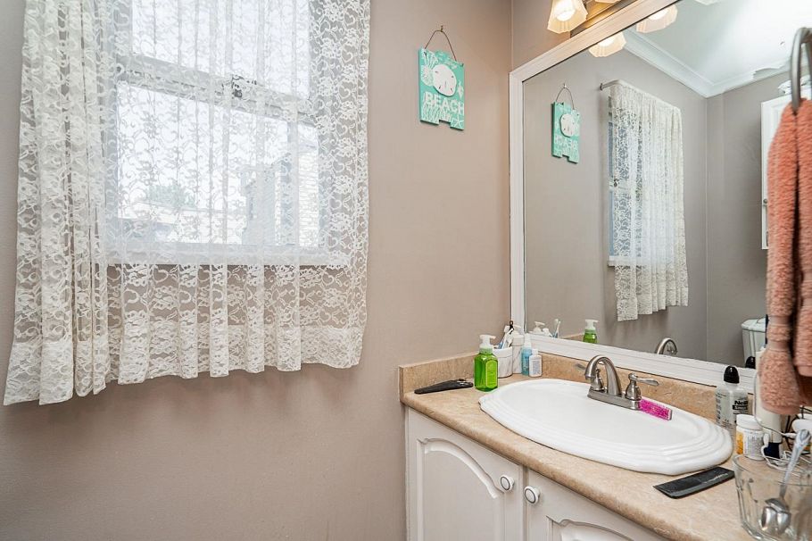 1416 Mahon Avenue North Vancouver, BC - 18