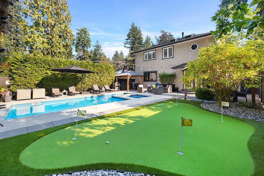 1018 W 19th Street North Vancouver, BC - 35