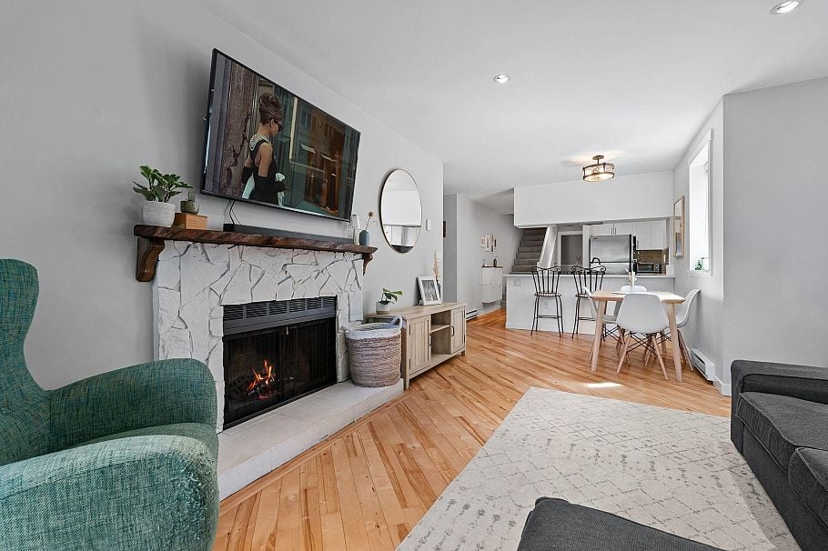 218 W 15th Avenue Vancouver, BC - 5