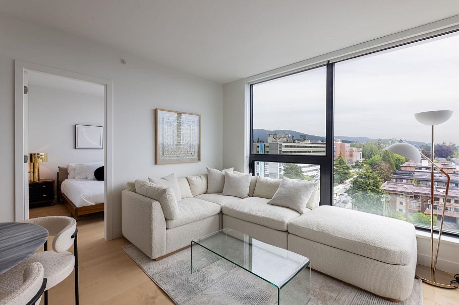 901 135 E 13th Street North Vancouver, BC - 2