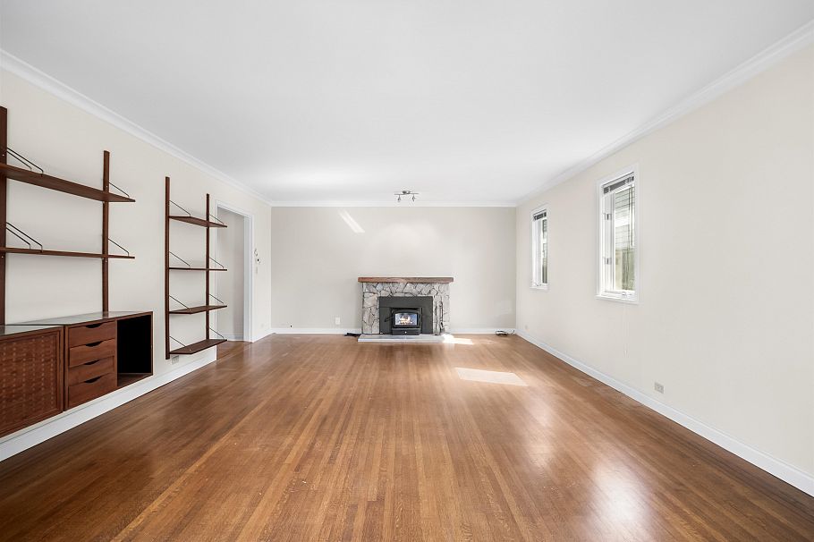 1116 W 20th Street North Vancouver, BC - 9
