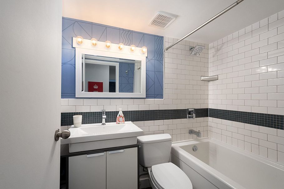 207 1990 W 6th Avenue Vancouver, BC - 16