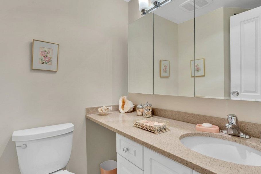 206 2140 Briar Avenue Vancouver, BC - 22