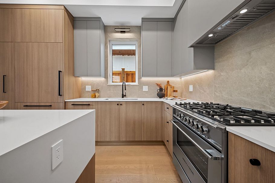 1- 2547 E 2nd Avenue Vancouver, BC - 14