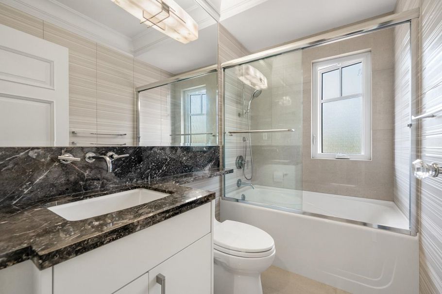 1168 W 37th Avenue Vancouver, BC - 20