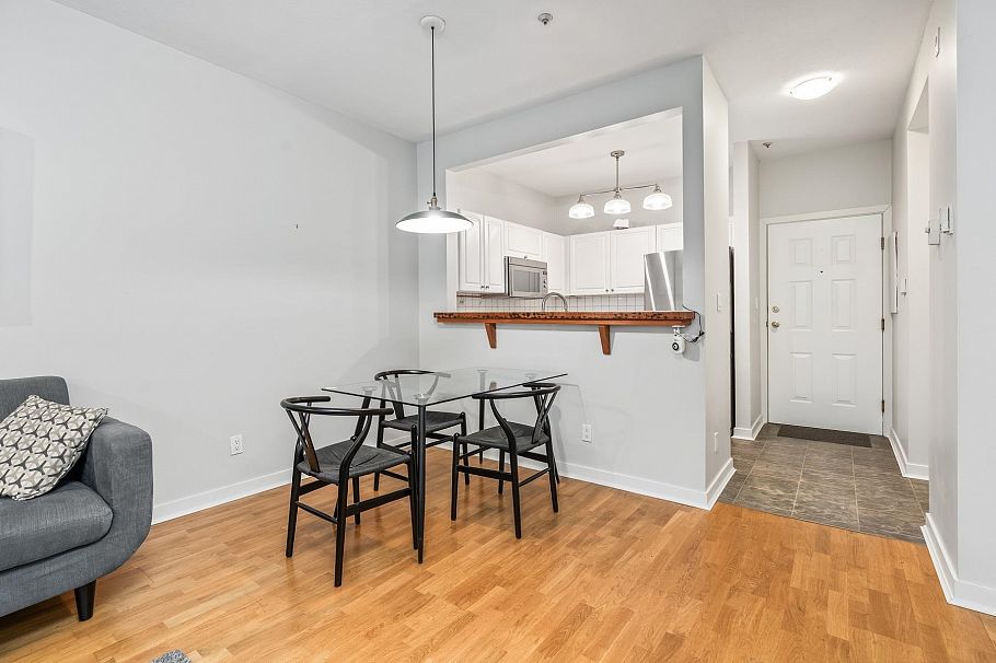 204 2525 Quebec Street Vancouver, BC - 9