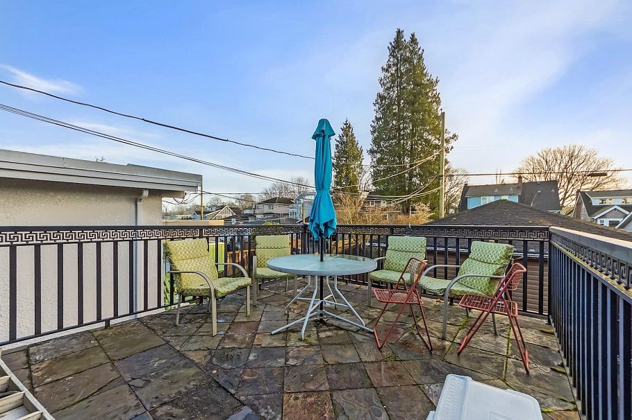 3150 W 26th Avenue Vancouver, BC - 12
