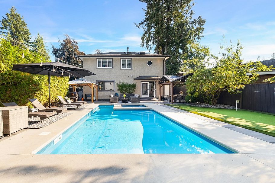1018 W 19th Street North Vancouver, BC - 34