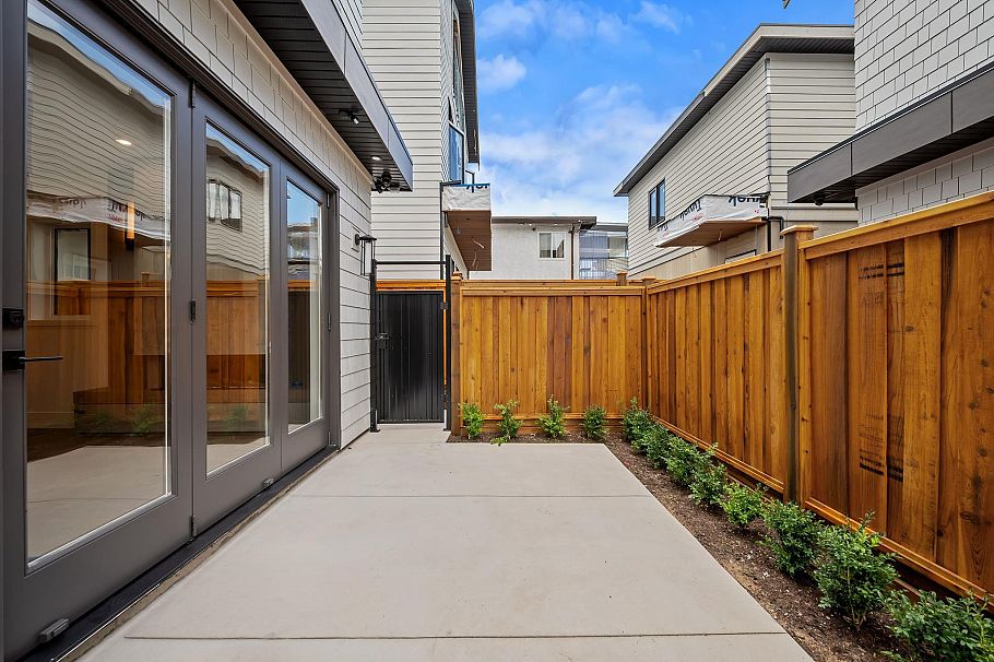 2- 2547 E 2nd Avenue Vancouver, BC - 19