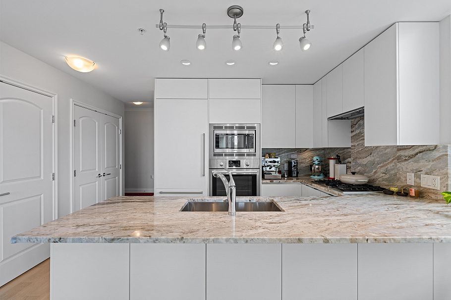 609 185 Victory Ship Way North Vancouver, BC - 2