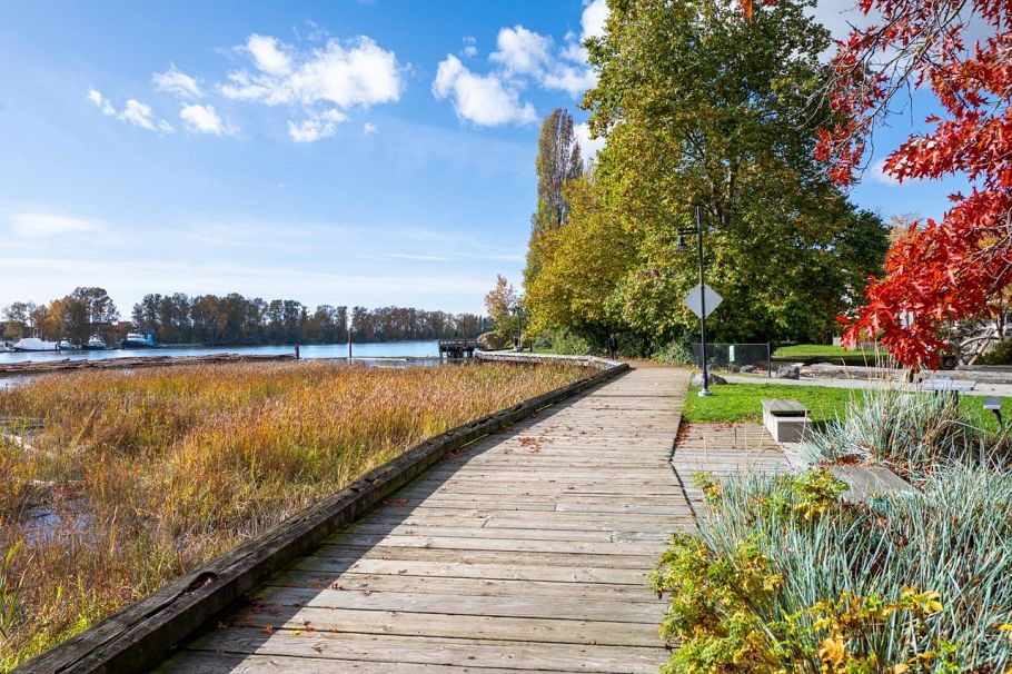 601 3281 E Kent Avenue North Vancouver, BC - 31