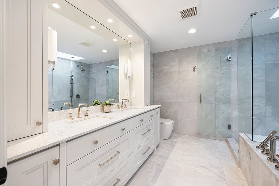 1018 W 19th Street North Vancouver, BC - 18