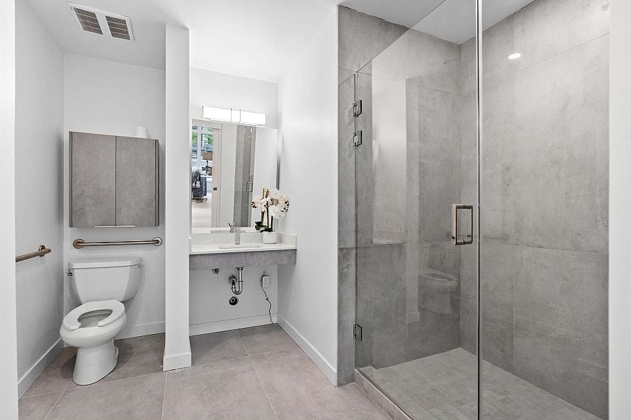 103A 433 E 3rd Street North Vancouver, BC - 28