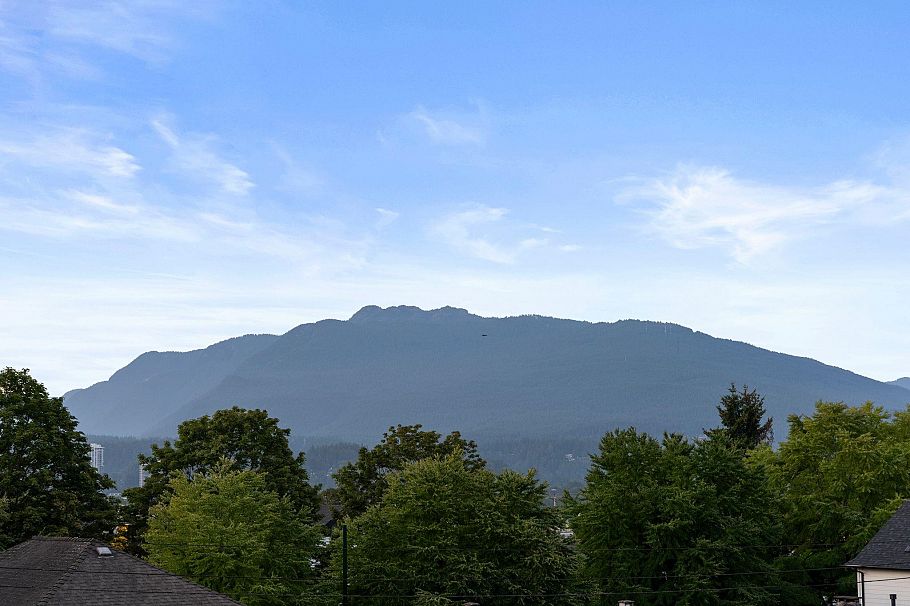 2 2735 Eton Street Vancouver, BC - 27