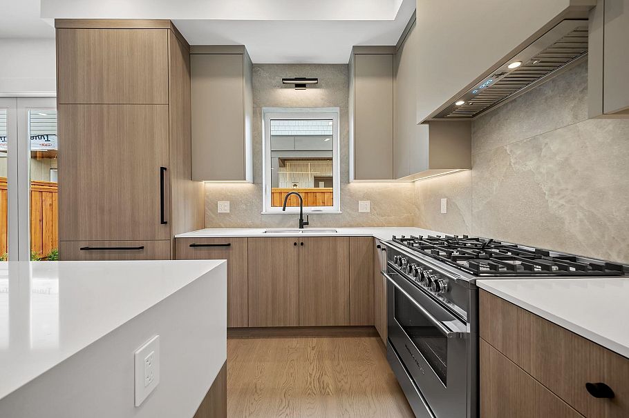 2- 2547 E 2nd Avenue Vancouver, BC - 12