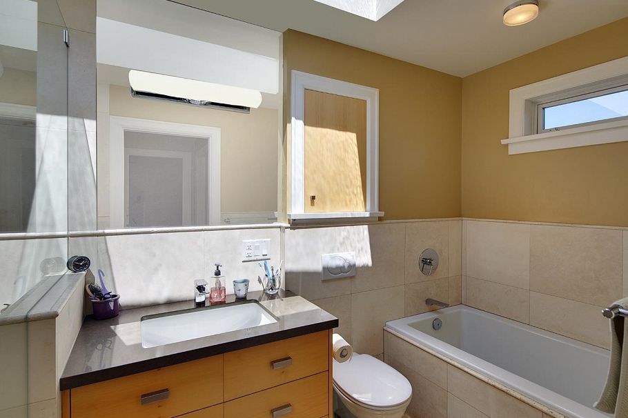 3963 W 18th Avenue Vancouver, BC - 26