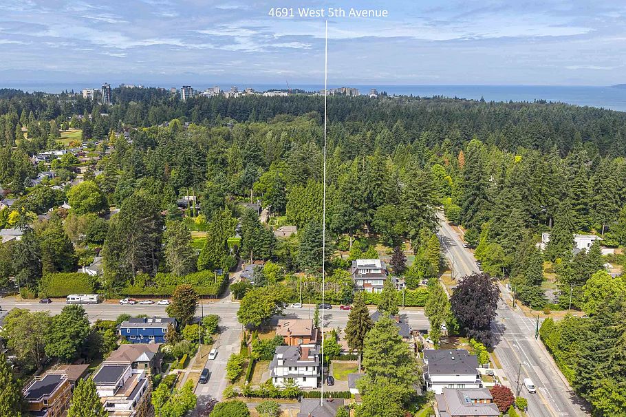 4691 W 5th Avenue Vancouver, BC - 33
