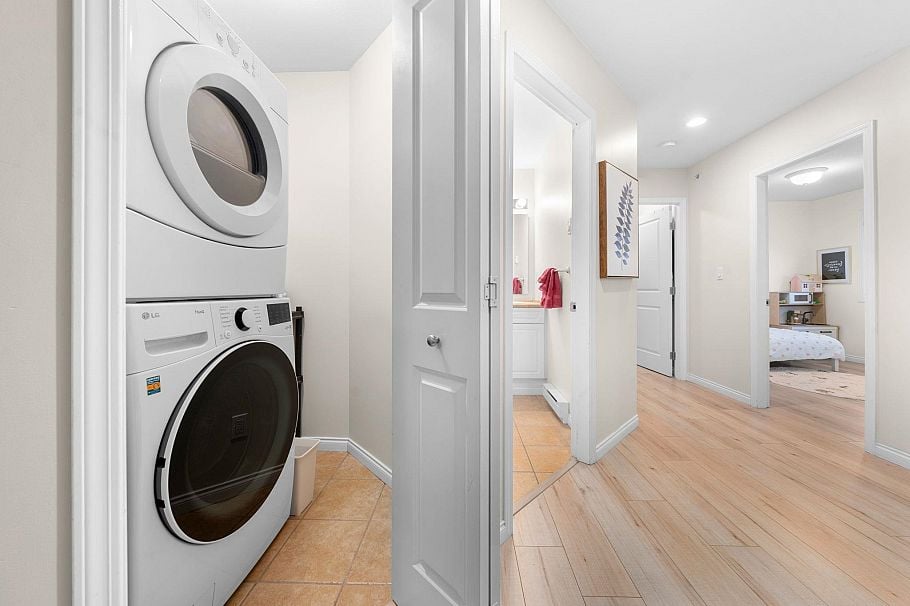1263 W 16th Street North Vancouver, BC - 37