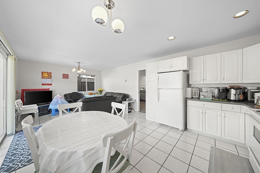 1855 E 53rd Avenue Vancouver, BC - 11