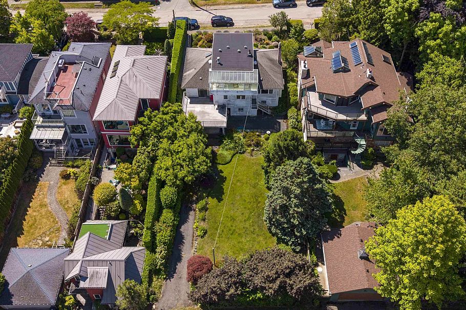 4355 W 3rd Avenue Vancouver, BC - 27
