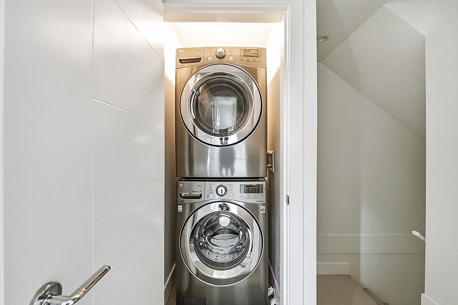 14 1133 Ridgewood Drive North Vancouver, BC - 29